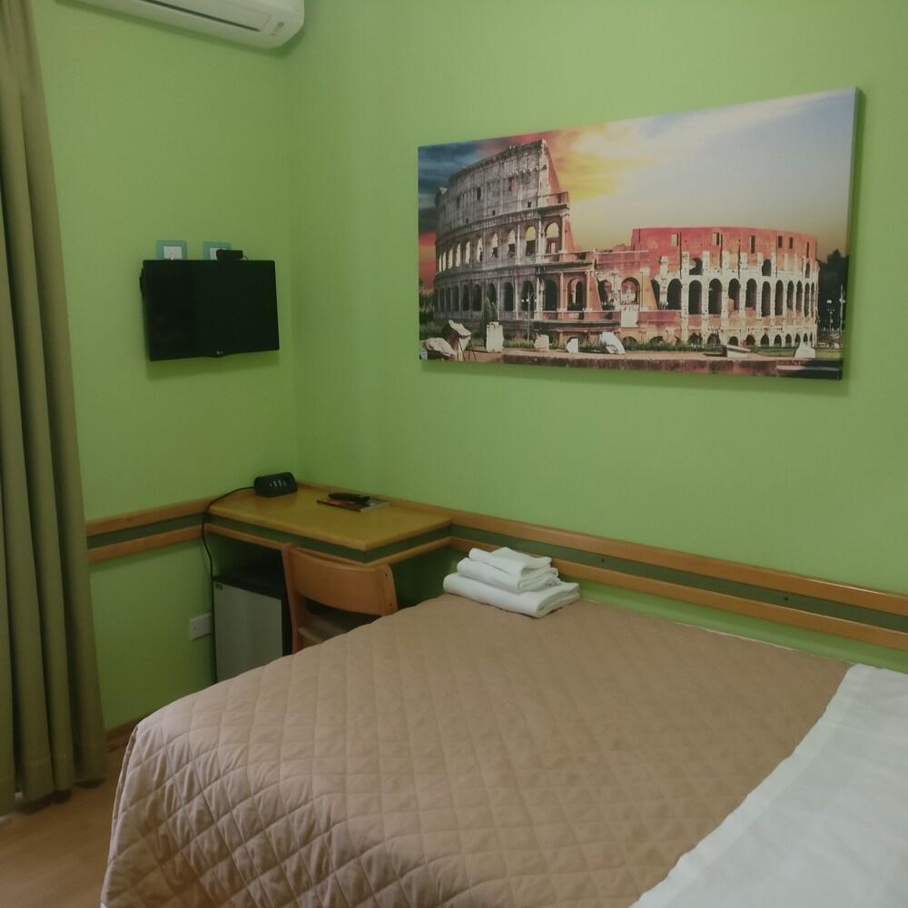 רומא Hotel Pavia מראה חיצוני תמונה